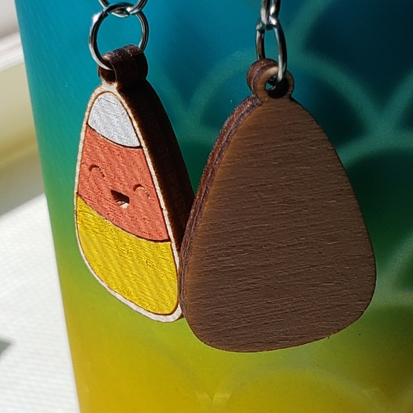 Candy corn laser cut earrings - Picture 6 of 8